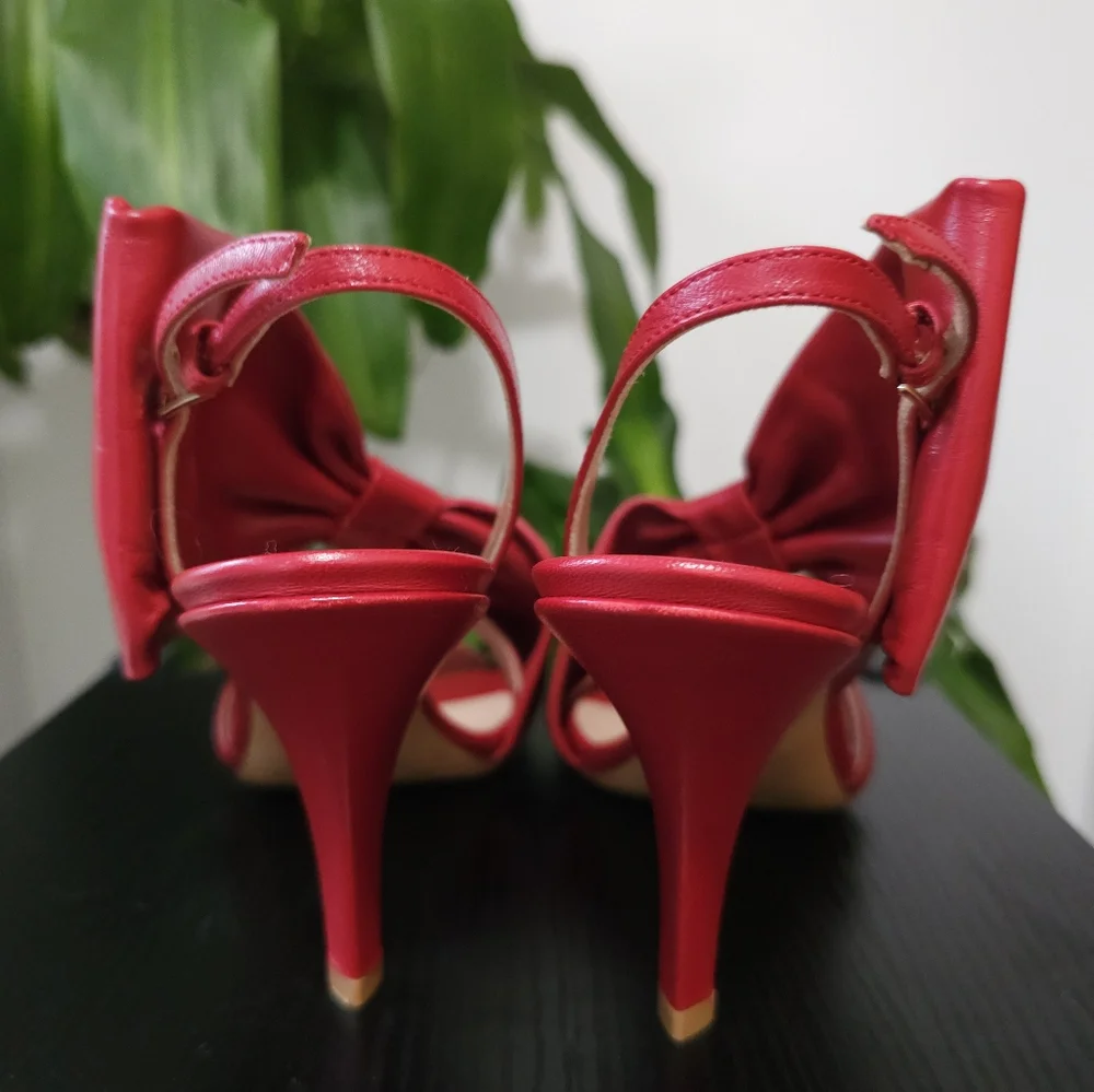 VALENTINO‎ GARAVANI women's size 36 dark red heels